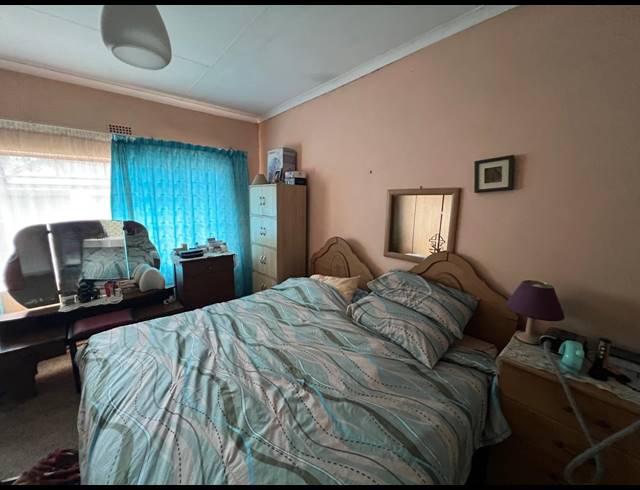 4 BEDROOM HOUSE FOR SALE IN VAALPARK